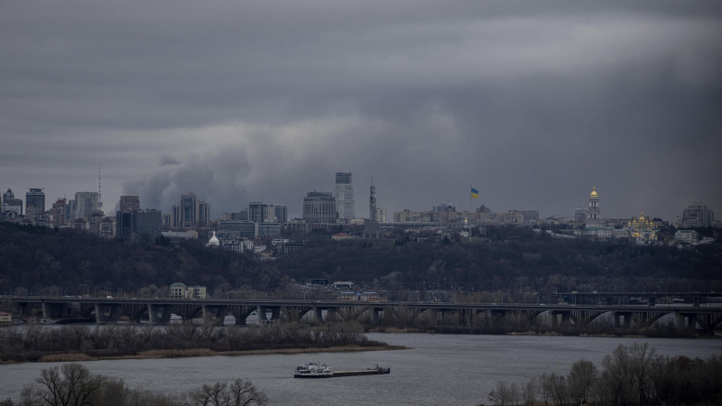 Украинские СМИ сообщили о взрывах в Киеве